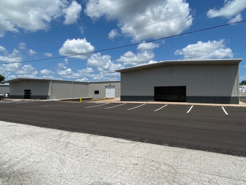2702 N Sheridan Rd, Tulsa, OK for lease - Building Photo - Image 3 of 5
