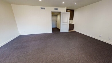 711 W 17th St, Costa Mesa, CA for lease Interior Photo- Image 2 of 19