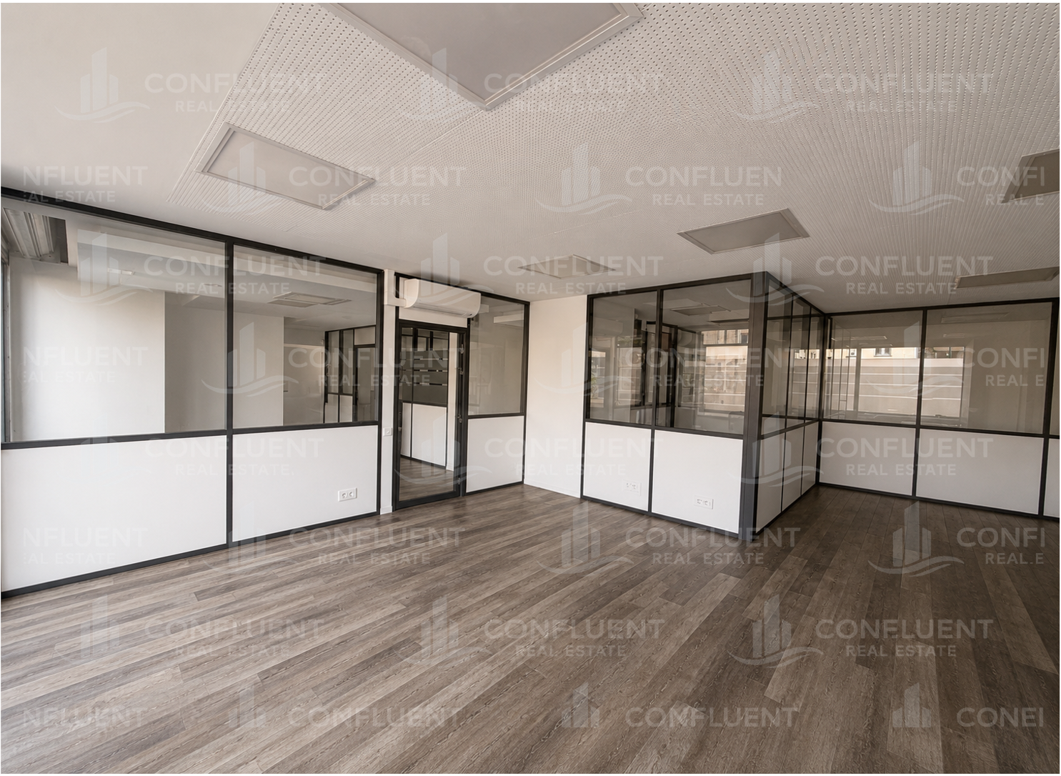 Retail in Plaisir for sale Building Photo- Image 1 of 5