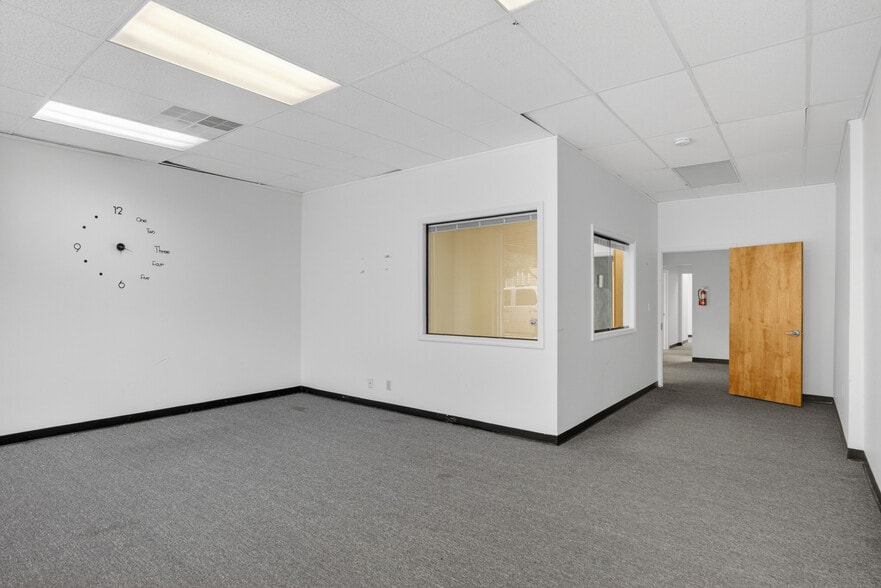 126 N Main St, Warrenton, NC à louer - Hall d’entrée - Image 3 de 33