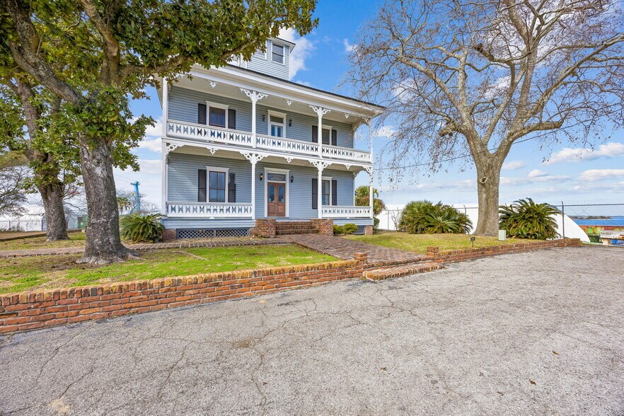 501 N 3rd St, Fernandina Beach, FL à vendre - Photo du bâtiment - Image 2 de 50