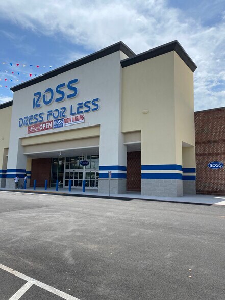 5990 Mableton Pky, Mableton, GA à louer - Photo du bâtiment - Image 2 de 7