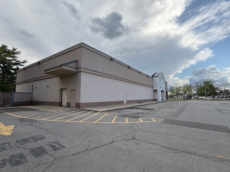 2616 Brewerton Rd, Mattydale, NY for lease - Building Photo - Image 3 of 8