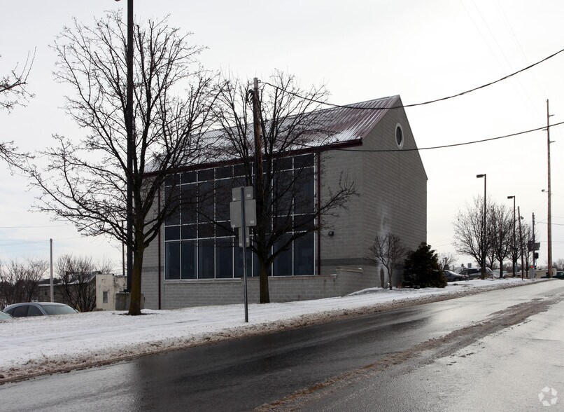 111 E Park Ave, Mansfield, OH for lease - Building Photo - Image 2 of 2