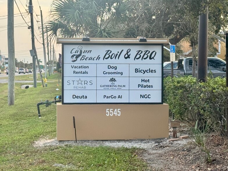 5543 A1A S, Saint Augustine, FL à louer - Photo du bâtiment - Image 2 de 19