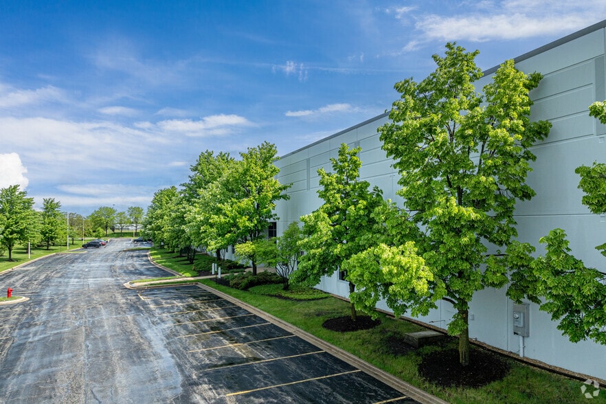 1186-1198 Arbor Dr, Romeoville, IL à louer - Photo du bâtiment - Image 2 de 4