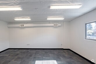 1070-1080 Terra Bella Ave, Mountain View, CA à louer Photo intérieure- Image 2 de 16