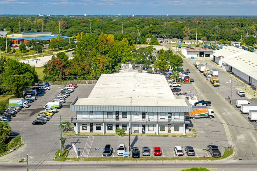 119 Hollywood Blvd, Fort Walton Beach, FL for lease - Building Photo - Image 2 of 2
