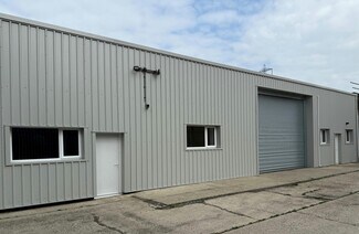 Plus de détails pour Arrowhead Rd, Reading - Industriel à louer