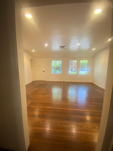 1505 Main St, Saint Helena, CA à louer - Photo du bâtiment - Image 3 de 23