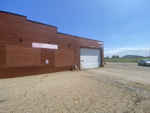 815 Oberlin Ave SW, Massillon, OH for lease Building Photo- Image 2 of 8