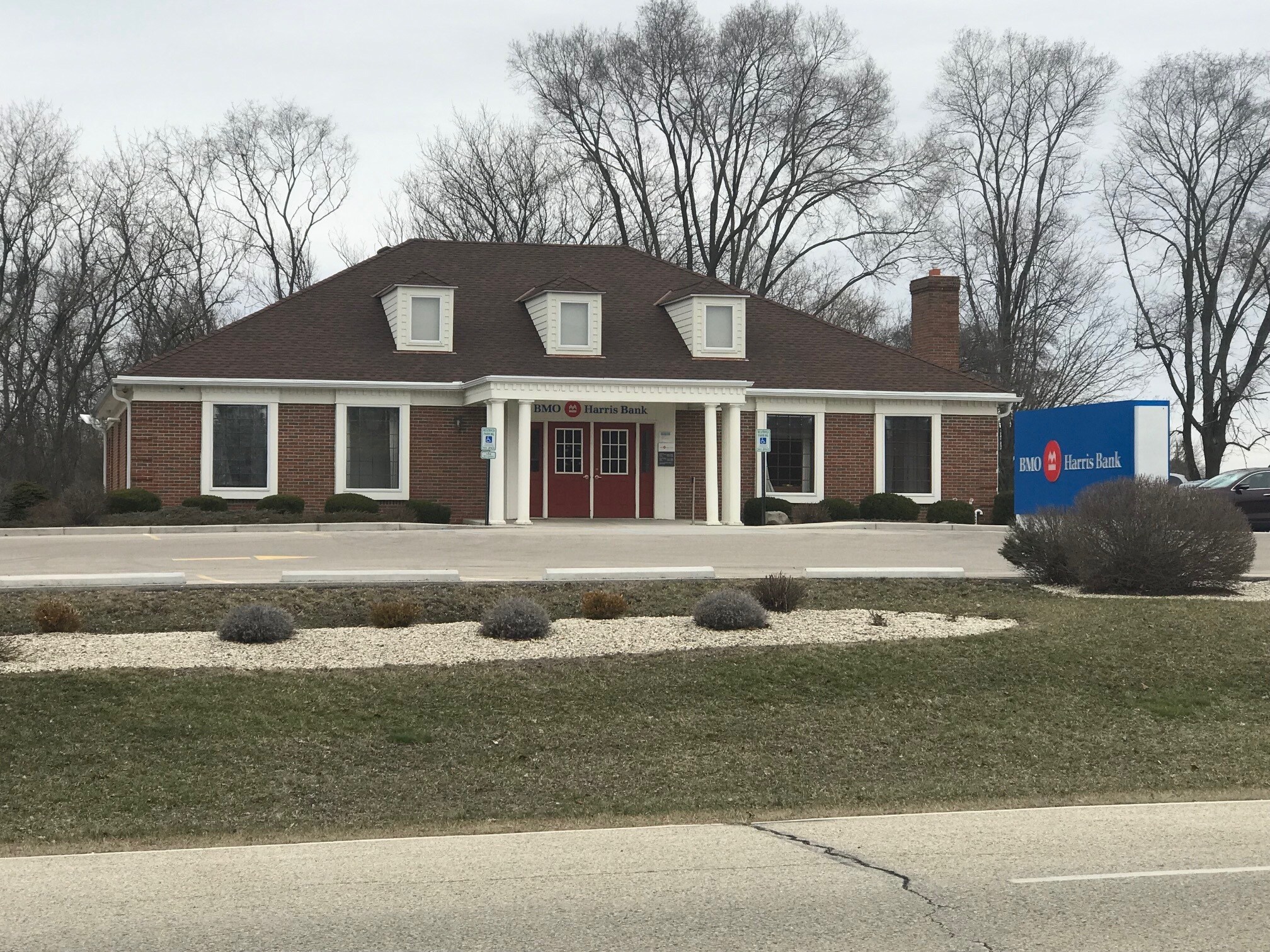 730 Fox St, Mukwonago, WI à louer Photo du bâtiment- Image 1 de 8