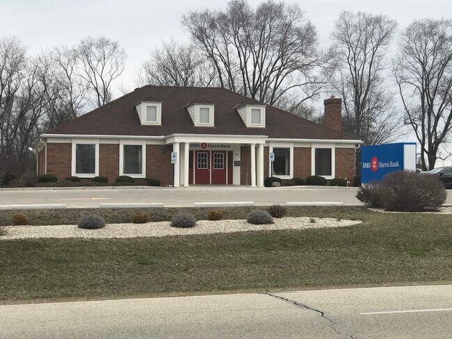 Plus de détails pour 730 Fox St, Mukwonago, WI - Bureau/Commerce de détail à louer