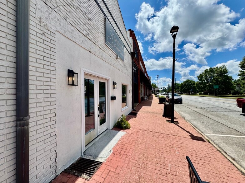 105 S Jefferson Ave, Eatonton, GA for sale - Building Photo - Image 2 of 15