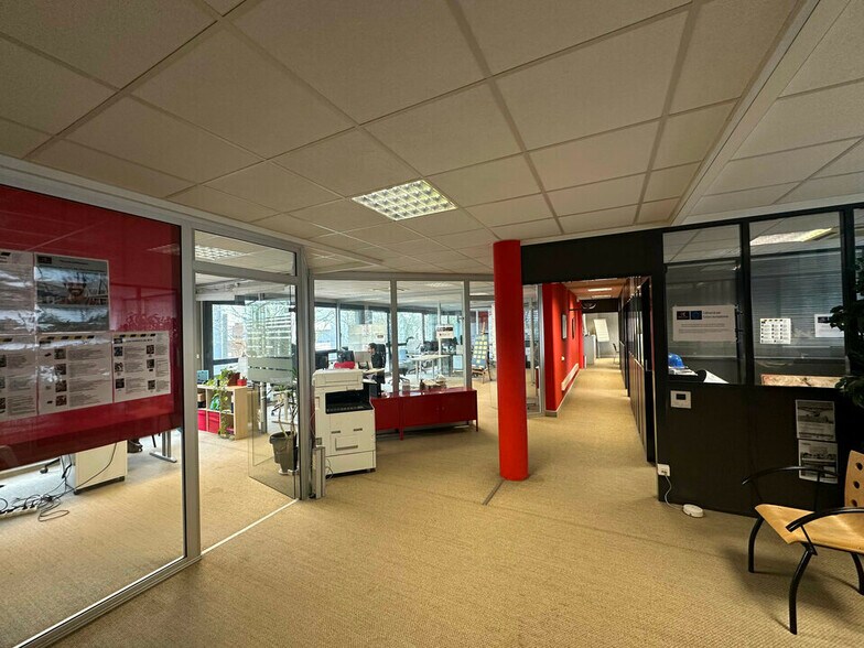 Office in Strasbourg for lease - Building Photo - Image 2 of 8