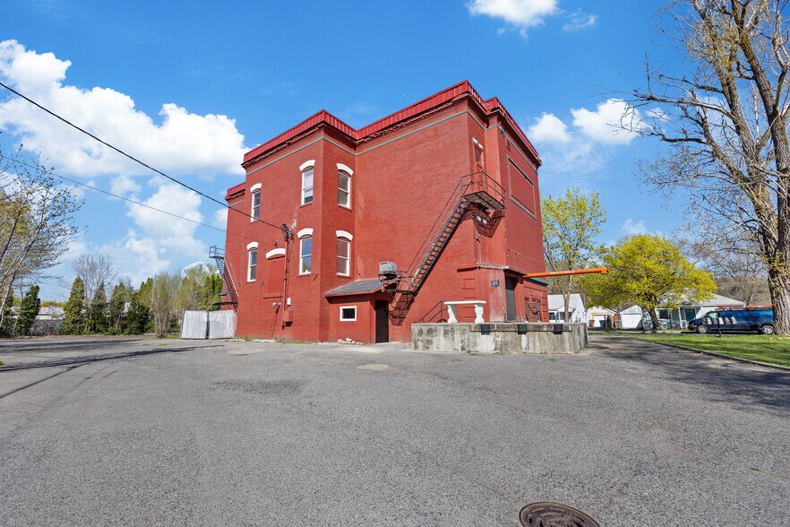 5634 E Commerce Ave, Spokane, WA à vendre - Photo du bâtiment - Image 3 de 13