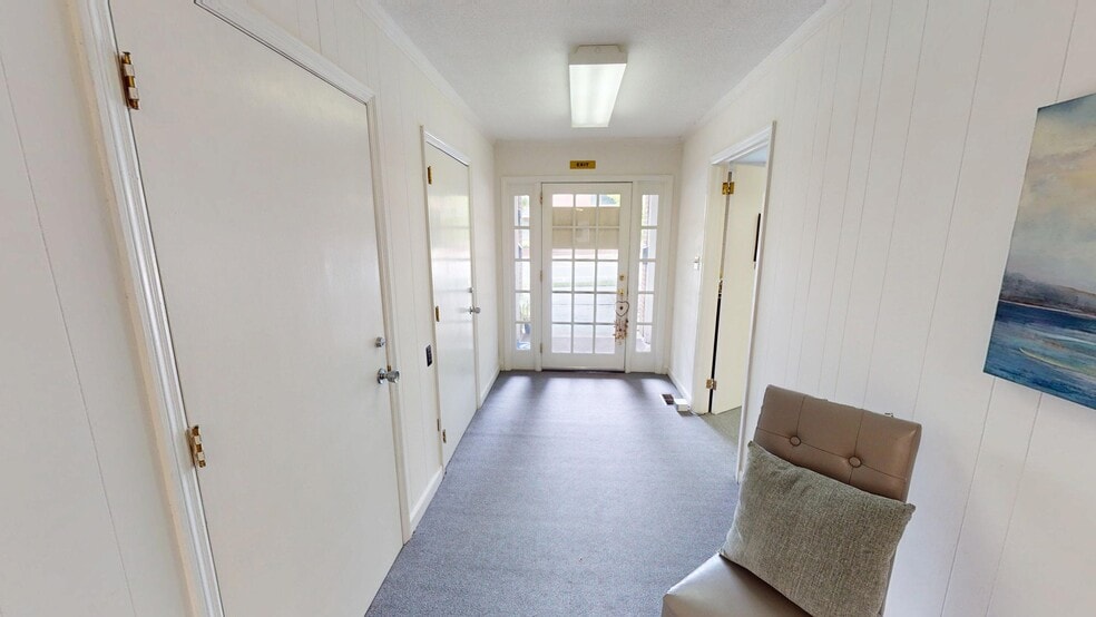 230 W Pennsylvania Ave, Southern Pines, NC for sale - Building Photo - Image 2 of 6