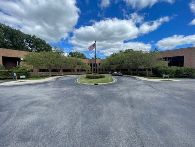 1684 Woodlands Dr, Maumee, OH for lease - Building Photo - Image 3 of 25