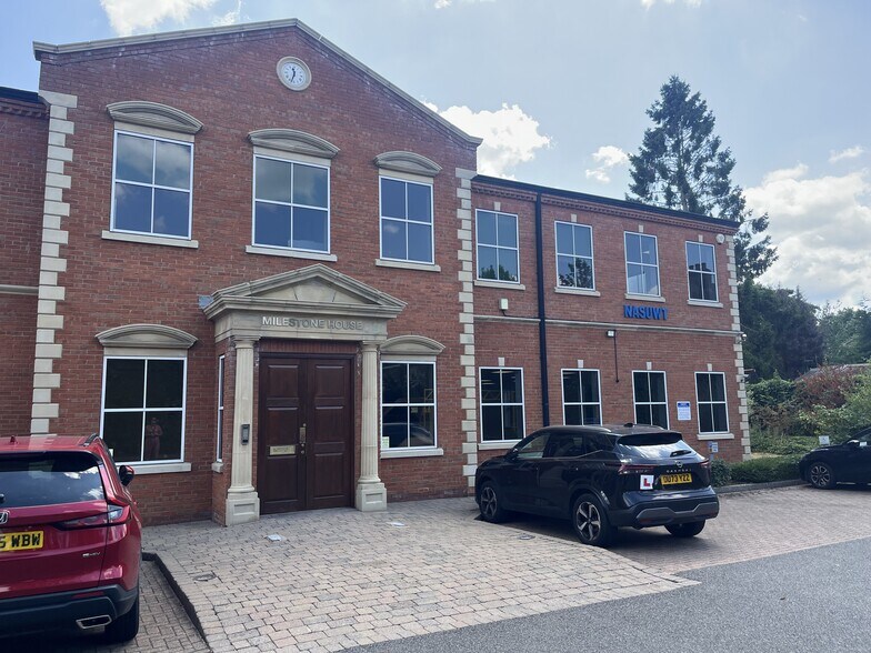 Portsmouth Rd, Send à louer - Photo du bâtiment - Image 1 de 4