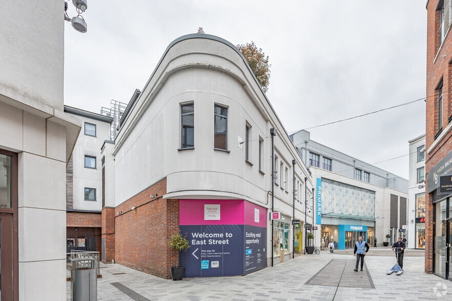 Parkway, Newbury for lease - Primary Photo - Image 1 of 6