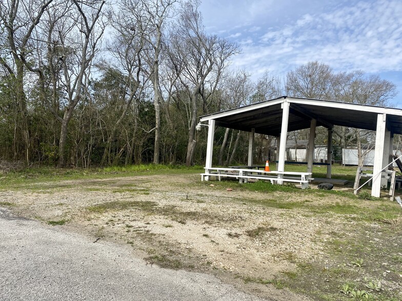 1st St, Bacliff, TX à vendre - Photo du bâtiment - Image 1 de 1