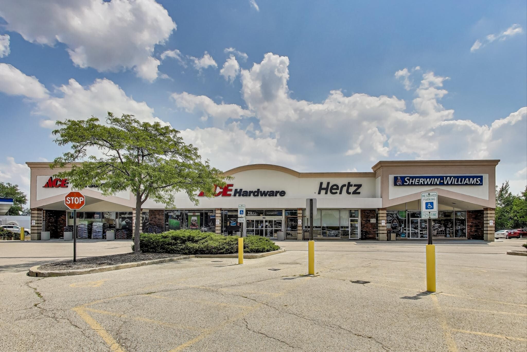 675 W Golf Rd, Hoffman Estates, IL for lease Interior Photo- Image 1 of 37