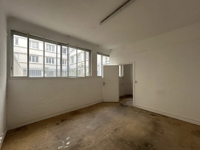 13 Rue Versigny, Paris for lease - Building Photo - Image 3 of 6