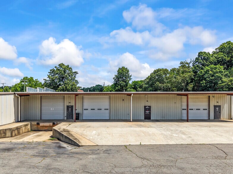10490 N NC Highway 150, Clemmons, NC à louer - Photo du bâtiment - Image 3 de 17
