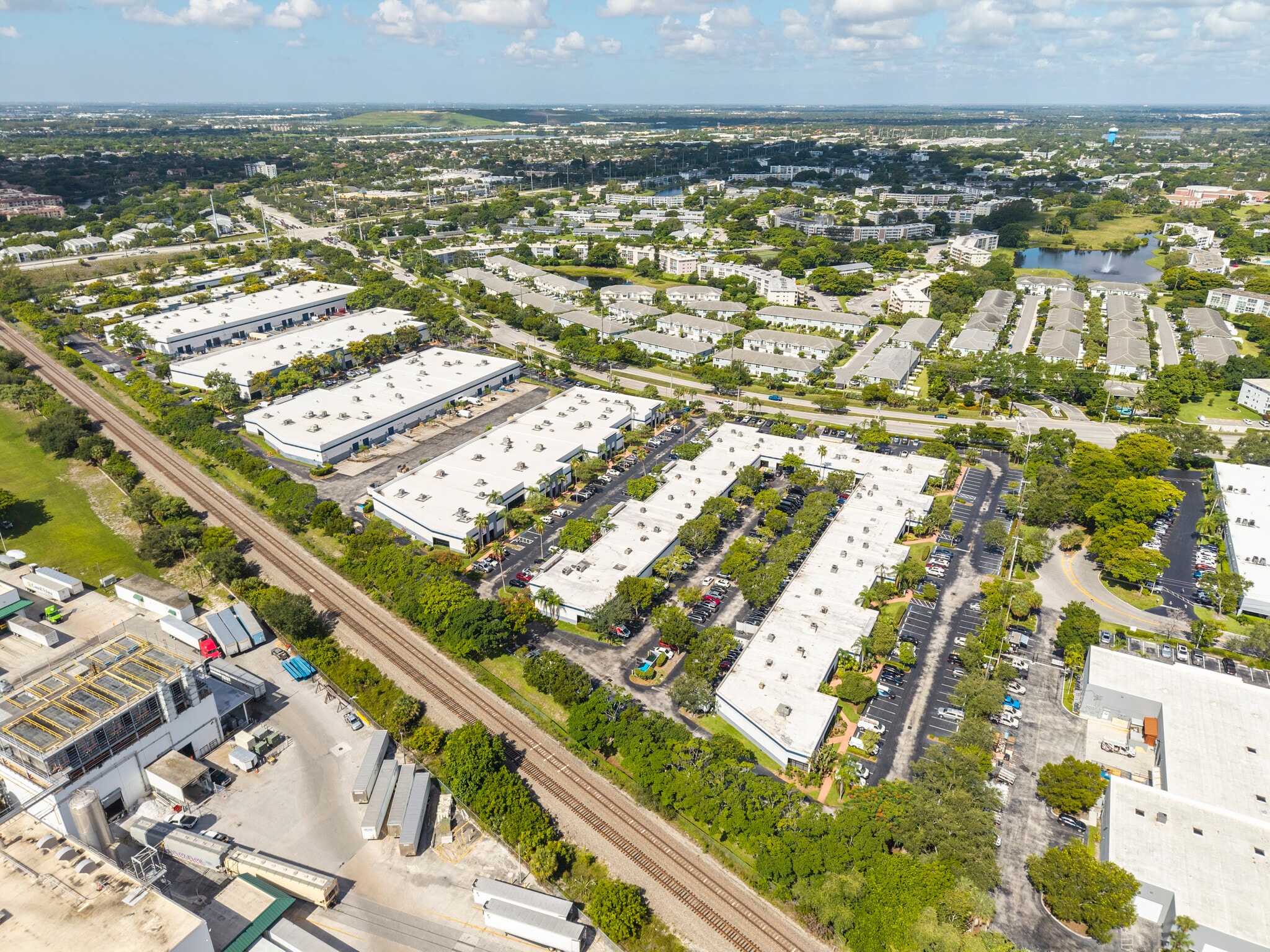 602 S Military Trl, Deerfield Beach, FL à louer Photo principale- Image 1 de 16