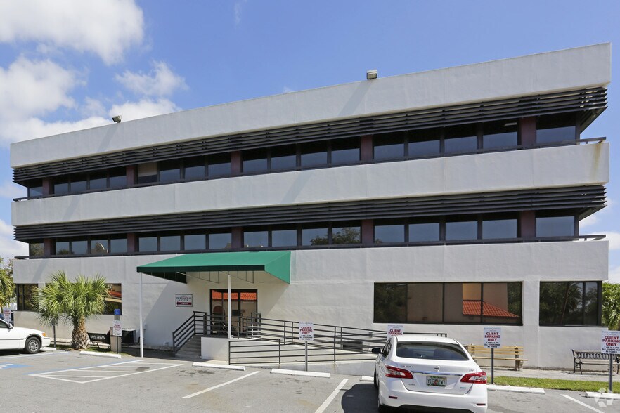 1751 Mound St, Sarasota, FL à louer - Photo du bâtiment - Image 3 de 12