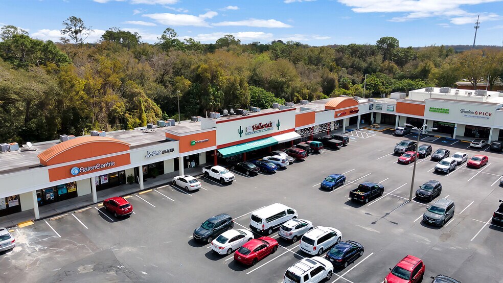 13705-13741 N Dale Mabry Hwy, Tampa, FL à louer - Photo du bâtiment - Image 3 de 9