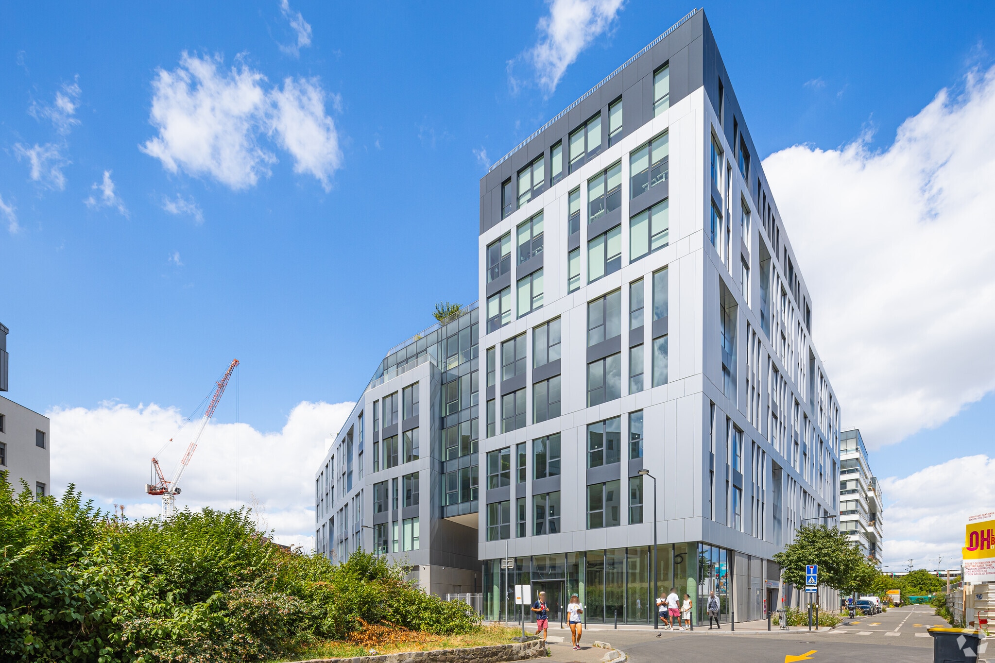 1 Mail De La Petite Espagne, Saint-Denis for lease Primary Photo- Image 1 of 5