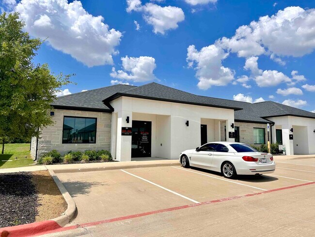 More details for 2001 Auburn Hills Pky, McKinney, TX - Office for Lease