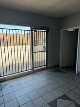 10836 Grissom Ln, Dallas, TX for lease Interior Photo- Image 1 of 5