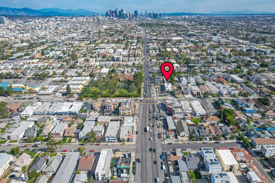 2580 Venice Blvd, Los Angeles, CA à louer - Aérien - Image 3 de 6