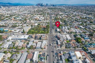 2580 Venice Blvd, Los Angeles, CA à louer Photo du bâtiment- Image 1 de 9