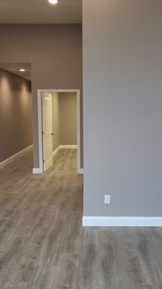 5218 Gravois Ave, Saint Louis, MO à louer - Vidéo sur l’inscription commerciale - Image 2 de 10