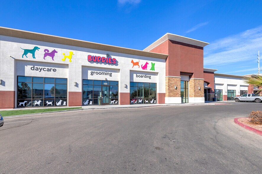 S Pecos Rd, Las Vegas, NV à louer - Photo du bâtiment - Image 3 de 5