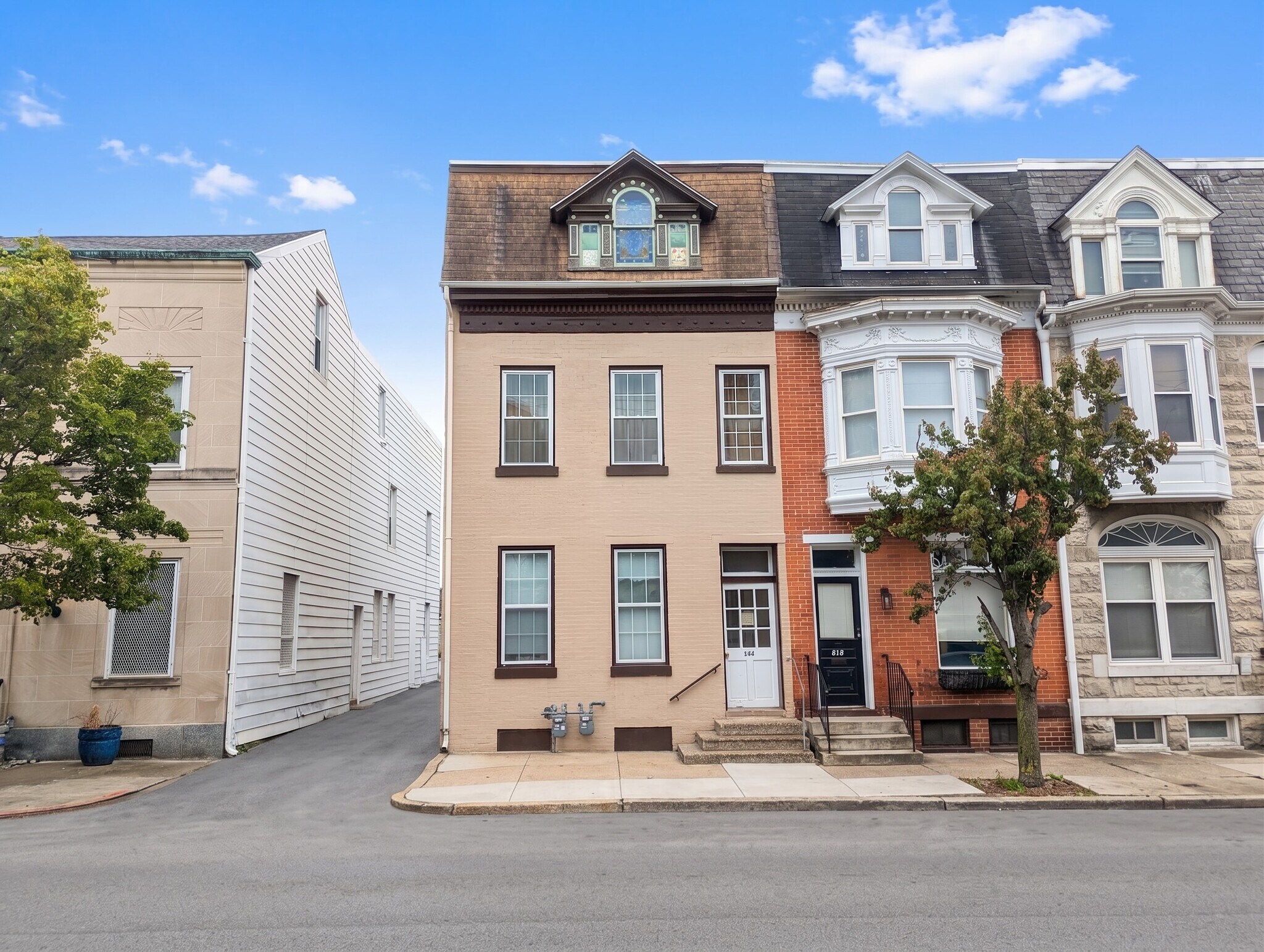 5 Unit Sale of Well-Located York Rentals portefeuille de 1 propriétés à vendre sur LoopNet.ca Photo principale- Image 1 de 32