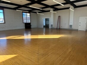 16-20 W Huron St, Pontiac, MI for lease Interior Photo- Image 2 of 5