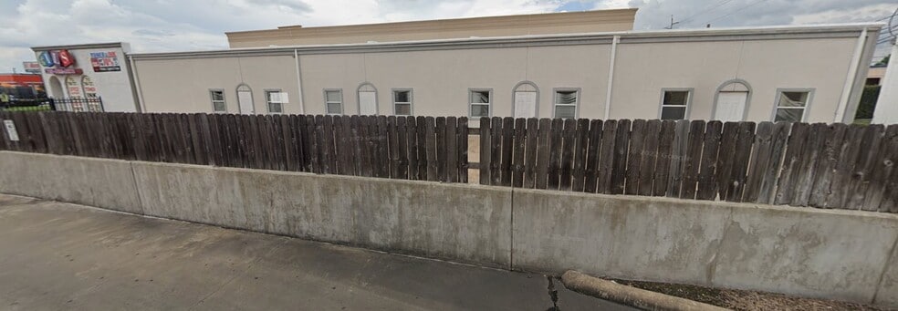 3929 Fondren Rd, Houston, TX for lease - Building Photo - Image 3 of 6