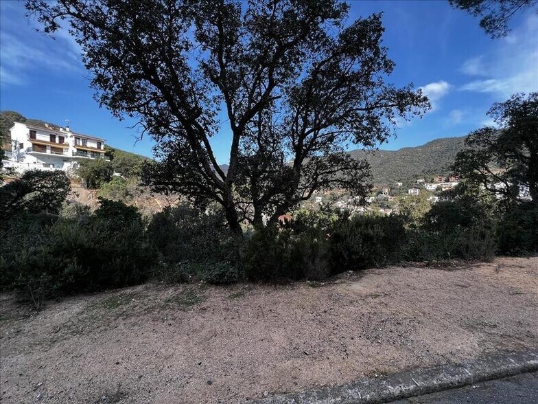 Lloc Urbanització Rosamar portefeuille de 2 propriétés à vendre sur LoopNet.ca - Photo principale - Image 1 de 9