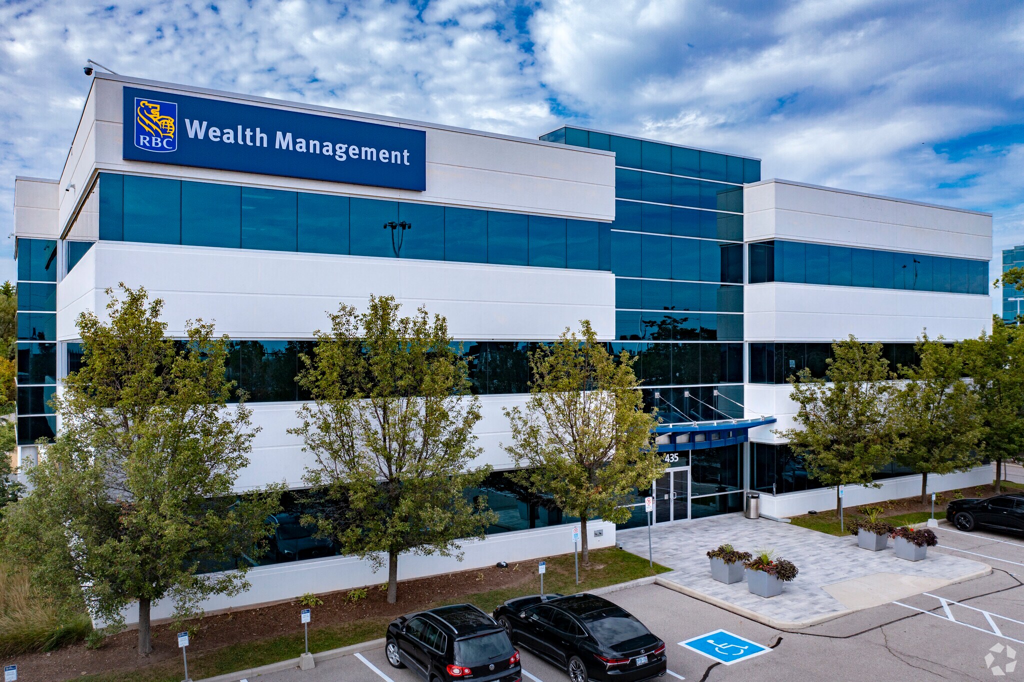 435 N Service Rd W, Oakville, ON à vendre Photo principale- Image 1 de 1