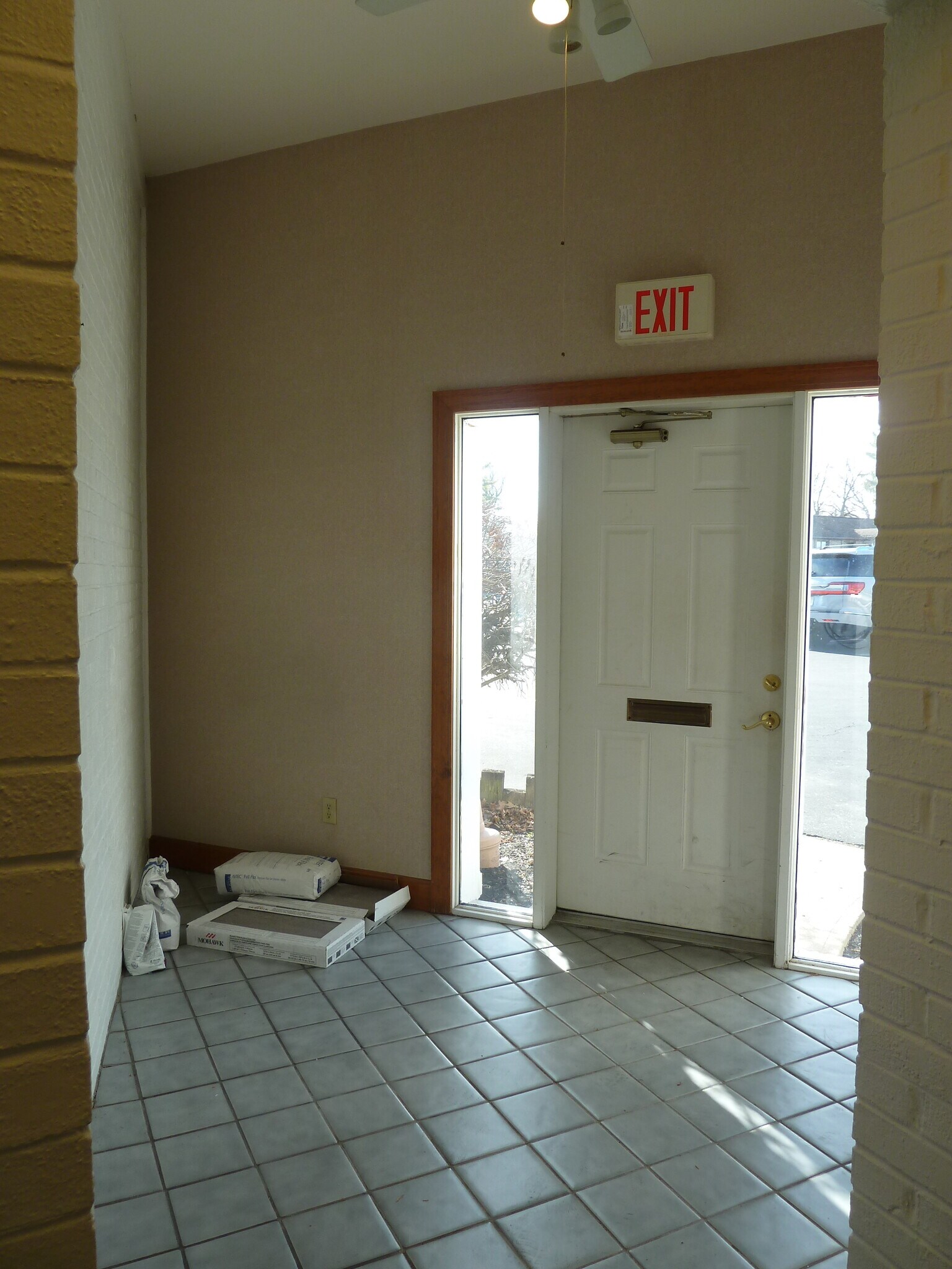 211 Kenbrook Dr, Vandalia, OH for lease Interior Photo- Image 1 of 10