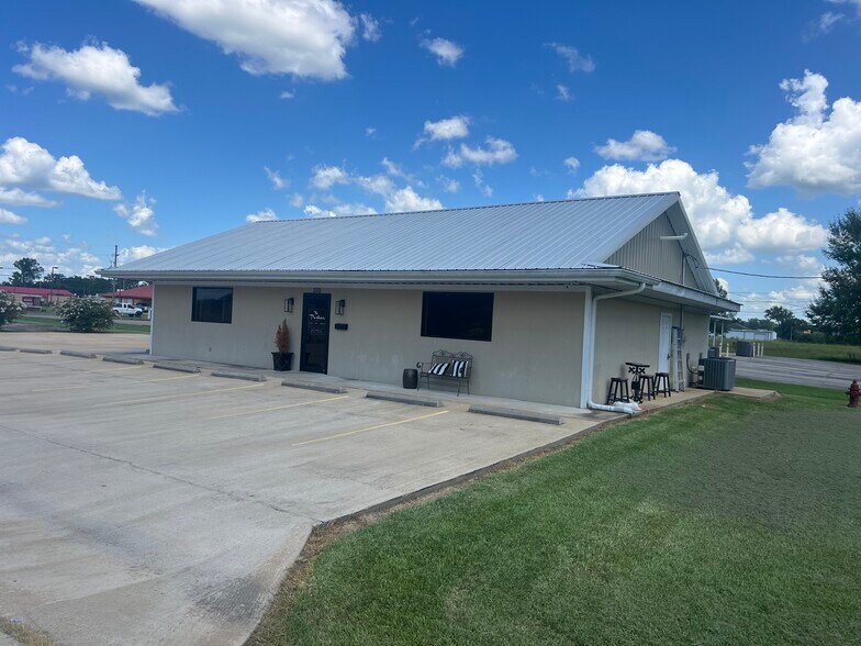 ACTON COURT PLAZA portefeuille de 3 propriétés à vendre sur LoopNet.ca - Photo du bâtiment - Image 3 de 9