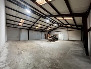 12 Cardinal Rd, Hilton Head Island, SC for lease Interior Photo- Image 2 of 5