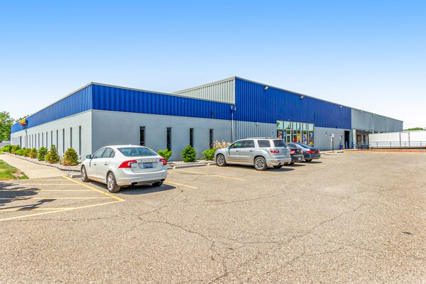 30550 Ecorse Rd, Romulus, MI for lease Building Photo- Image 1 of 2
