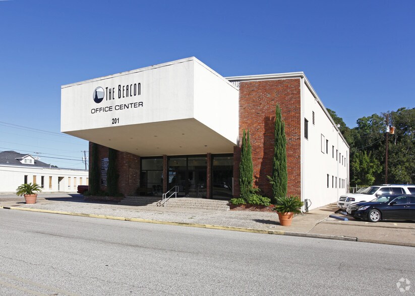 201 E Myrtle St, Angleton, TX for lease - Primary Photo - Image 1 of 2