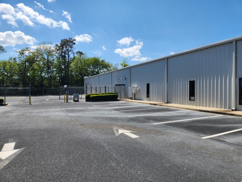 400 Commerce Center Dr, Brunswick, GA for sale - Building Photo - Image 2 of 10