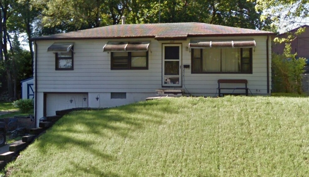 Call for Offers - 96-Unit Scatter Site portfolio of 74 properties for sale on LoopNet.ca - Building Photo - Image 2 of 17